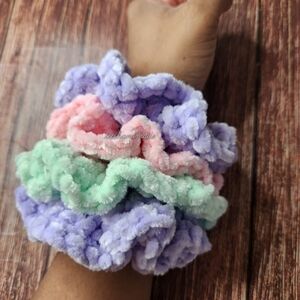 Velvet Scrunchie Set of 4